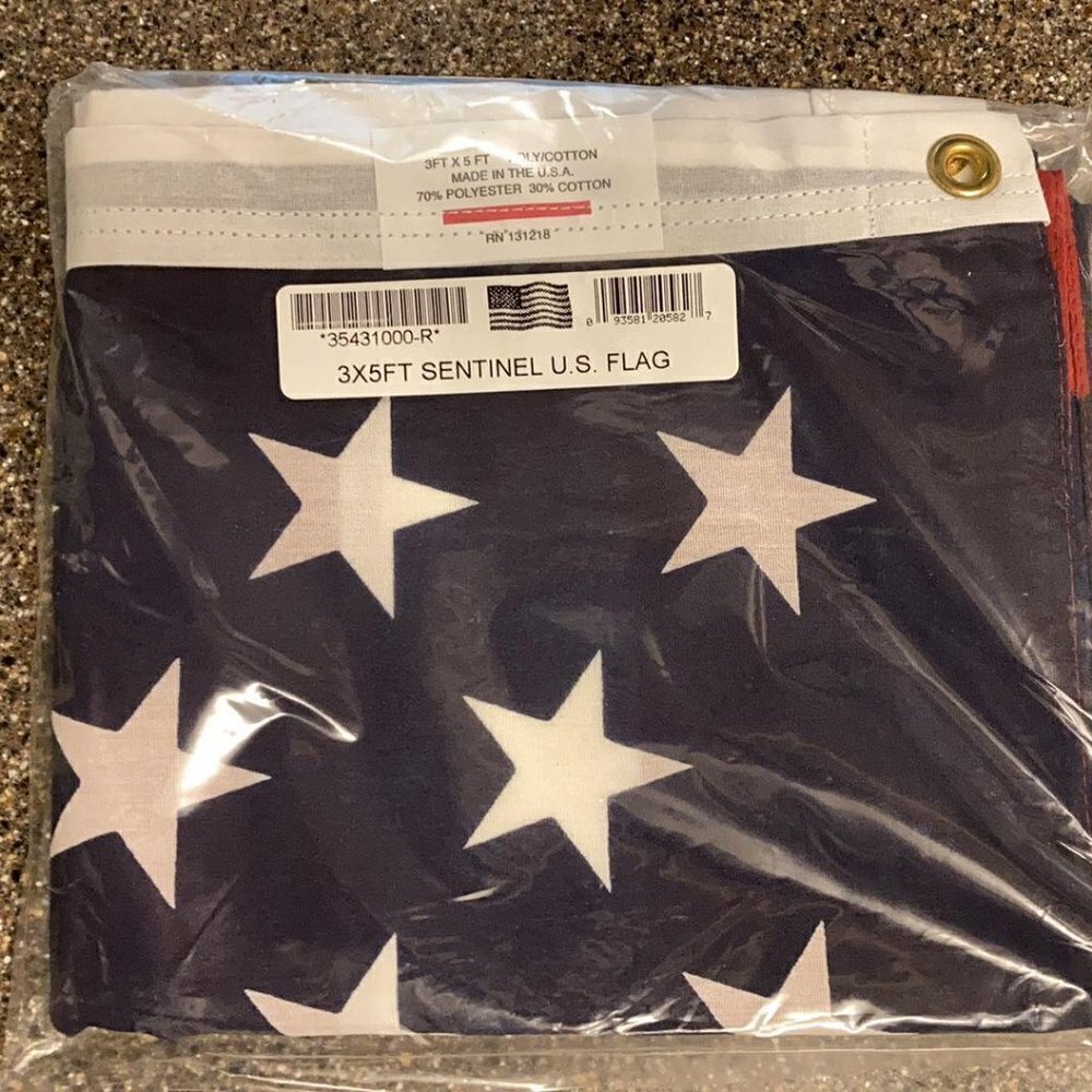 NEW IN PACKAGING! Sentinel U.S.American  Flag
